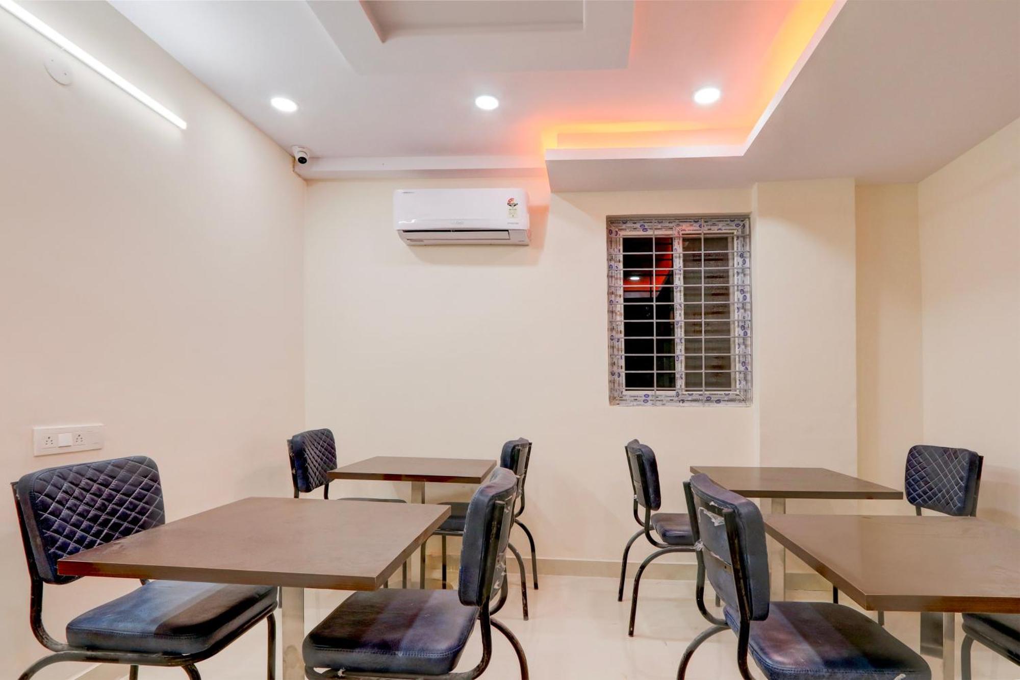 Super Townhouse Nanak Ram Guda Near Waverock Sez Hyderabad Exterior foto
