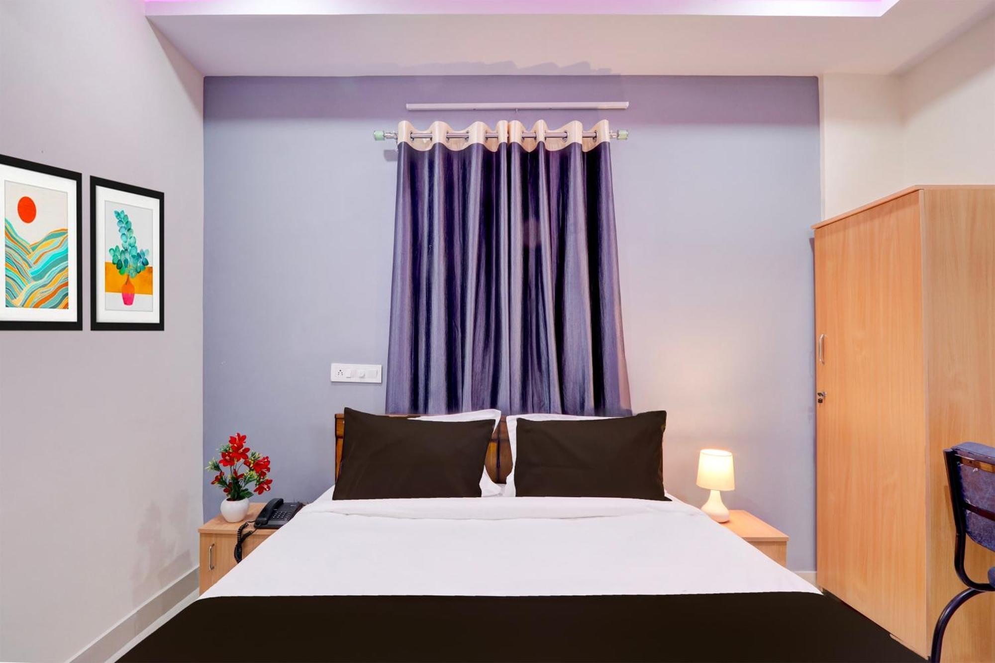 Super Townhouse Nanak Ram Guda Near Waverock Sez Hyderabad Exterior foto