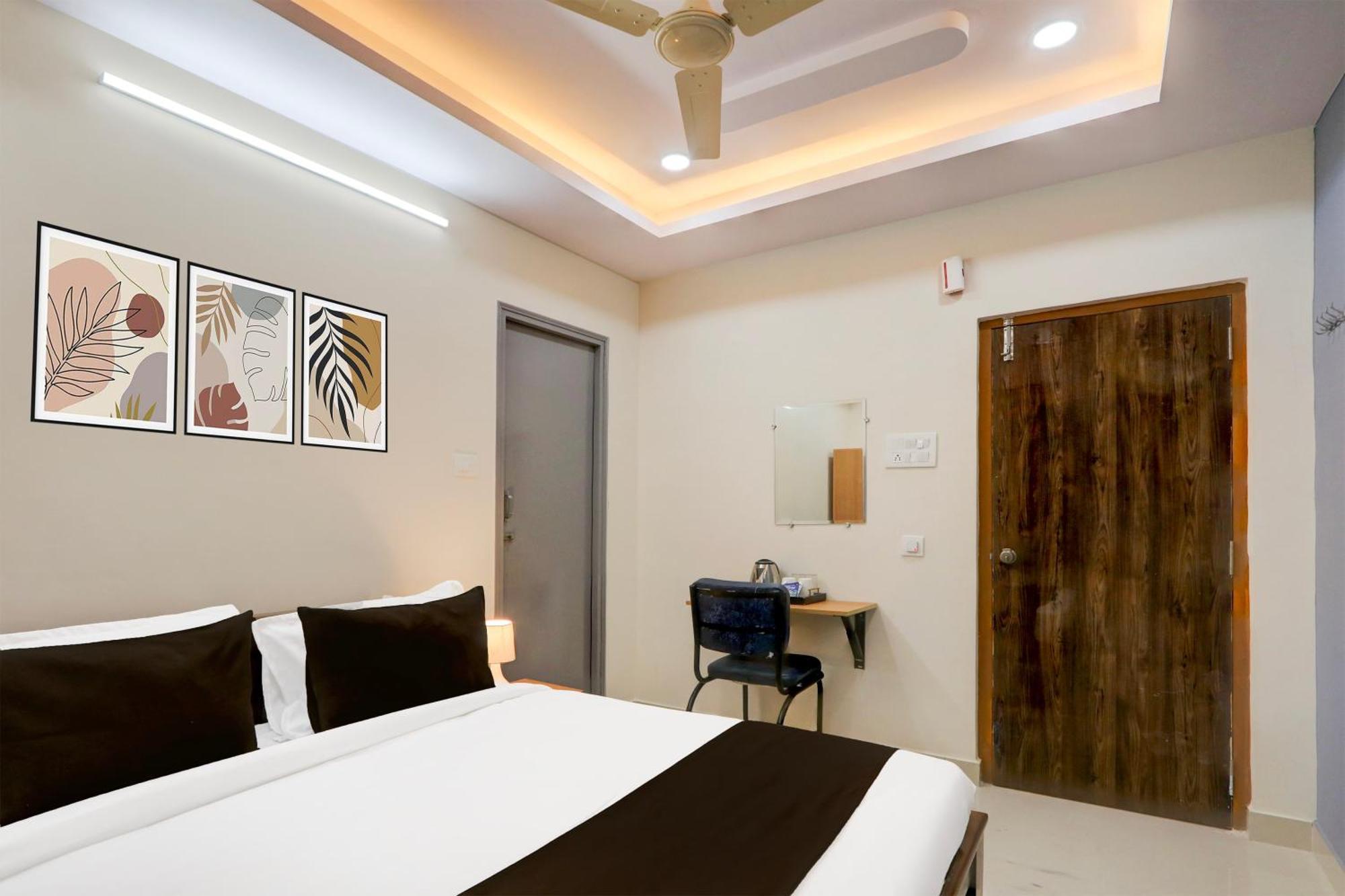 Super Townhouse Nanak Ram Guda Near Waverock Sez Hyderabad Exterior foto